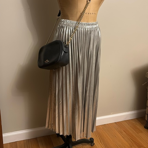 Metallic Pleated Shirt NWT - Picture 1 of 5